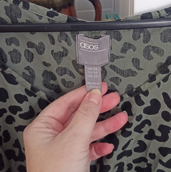 ASOS Curve Leopard Print Jumpsuit - Picture 4 of 4